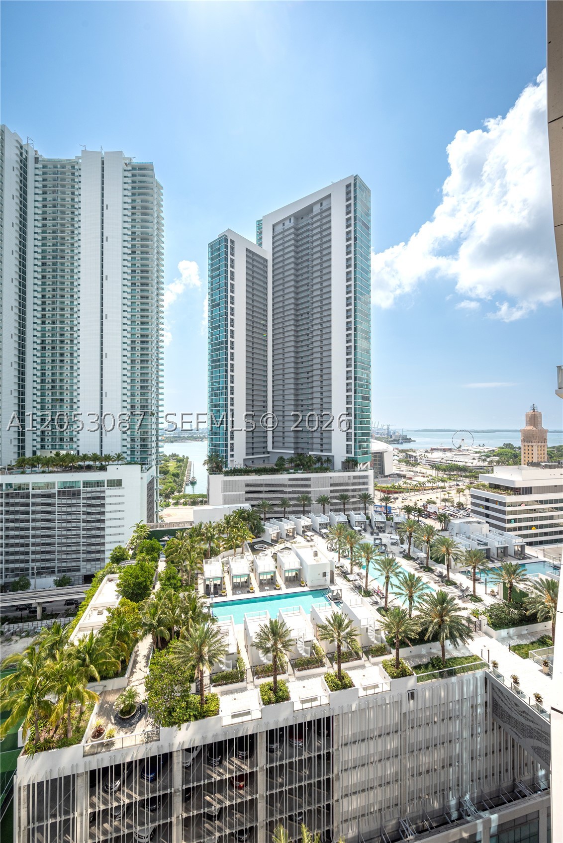 PARAMOUNT MIAMI WORLDCENT - Residential Lease