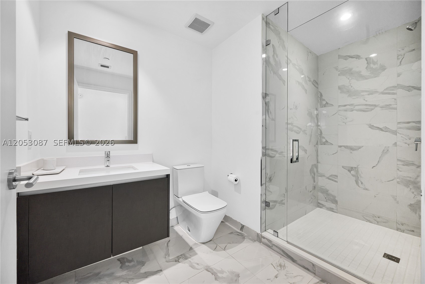 PARAMOUNT MIAMI WORLDCENT - Residential Lease