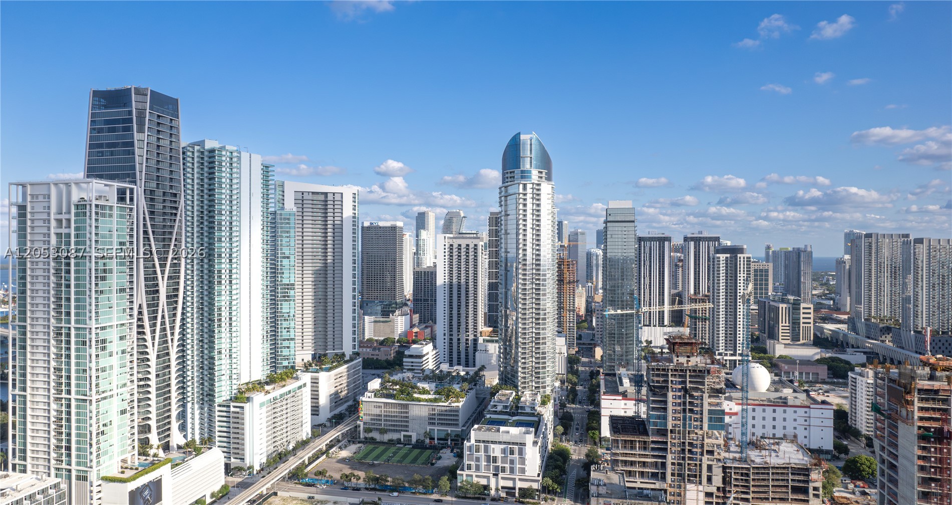 PARAMOUNT MIAMI WORLDCENT - Residential Lease