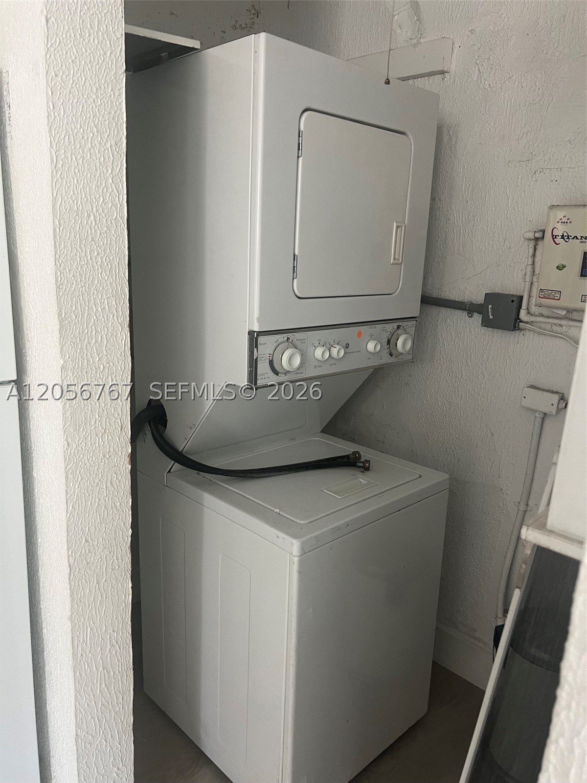 PINAR II CONDO - Residential Lease