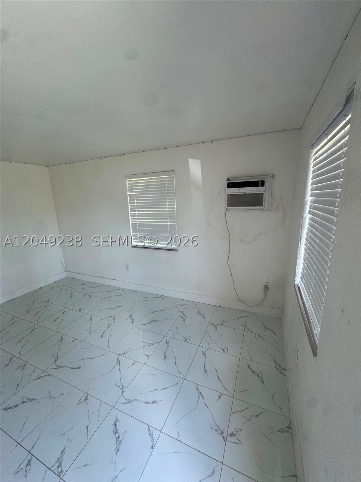 CORONA DEL MAR - Residential Lease