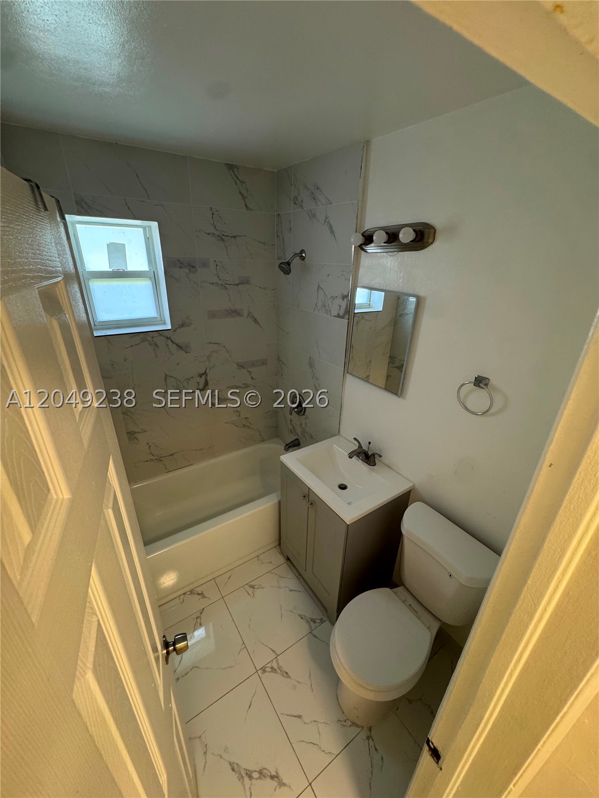 CORONA DEL MAR - Residential Lease
