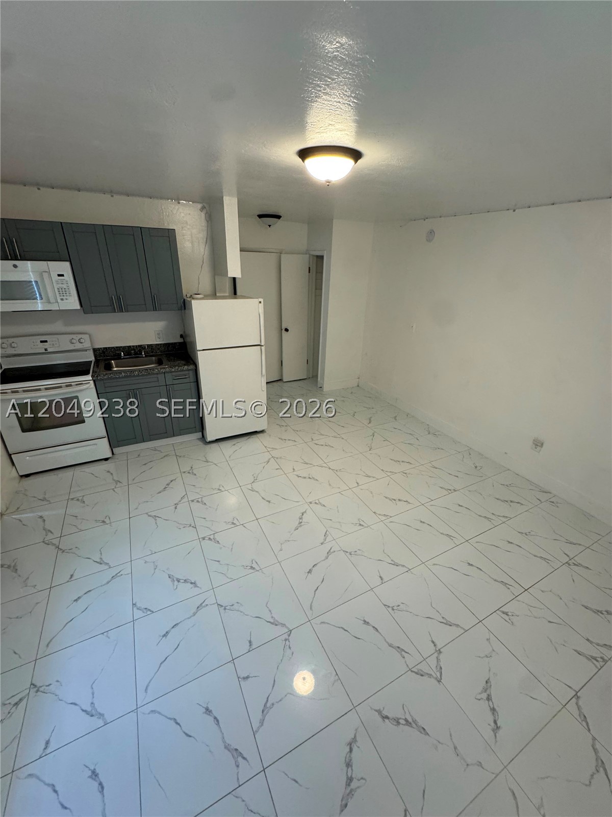 CORONA DEL MAR - Residential Lease