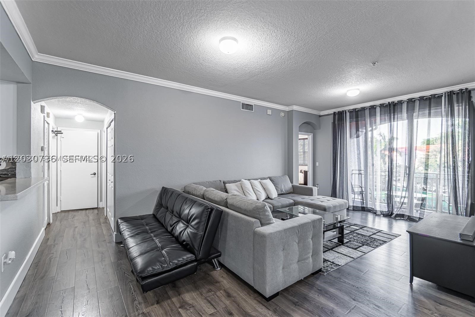 THE COURTS AT DORAL ISLES - Residential