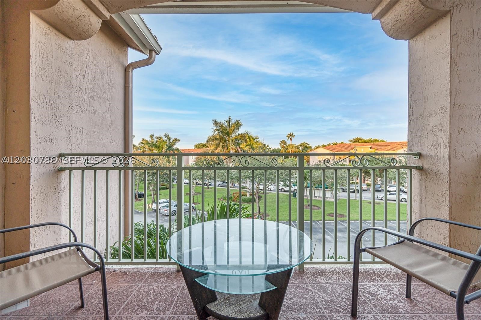 THE COURTS AT DORAL ISLES - Residential