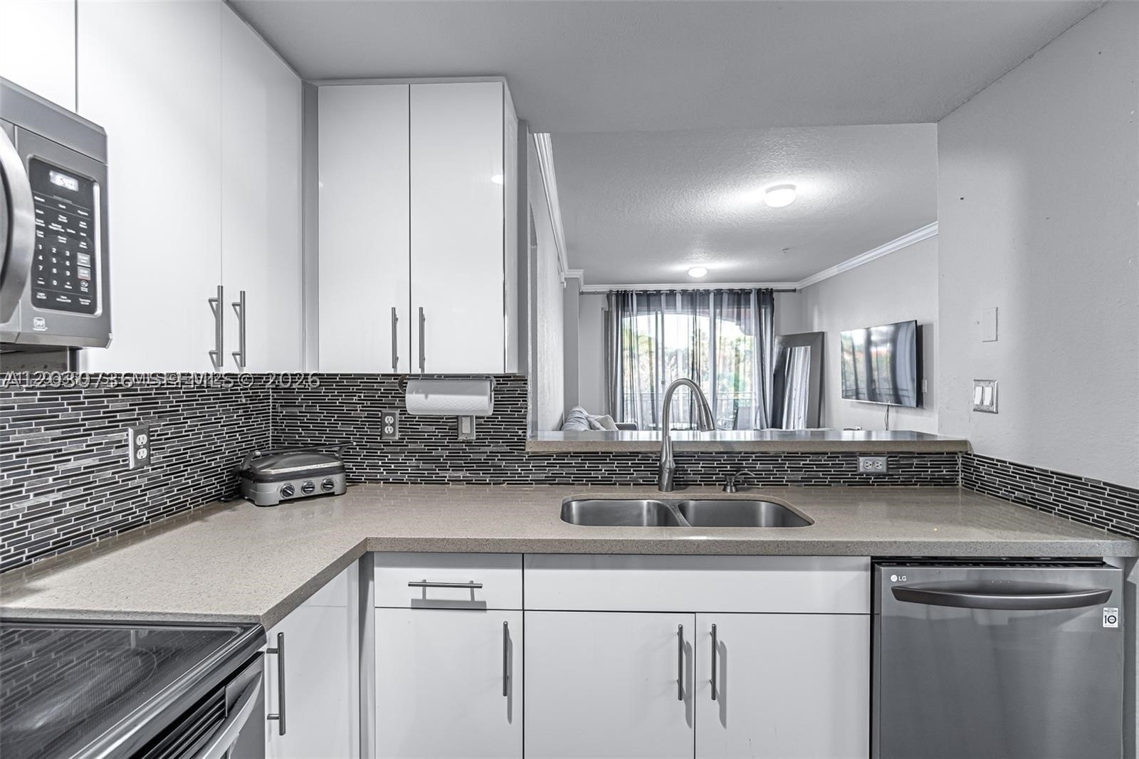 THE COURTS AT DORAL ISLES - Residential
