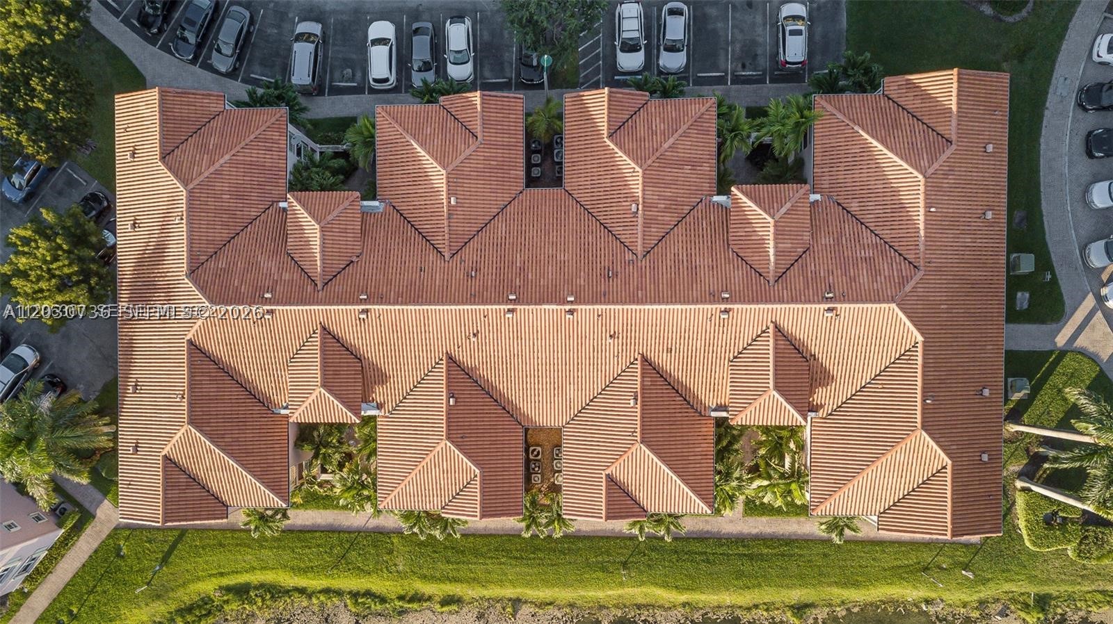 THE COURTS AT DORAL ISLES - Residential
