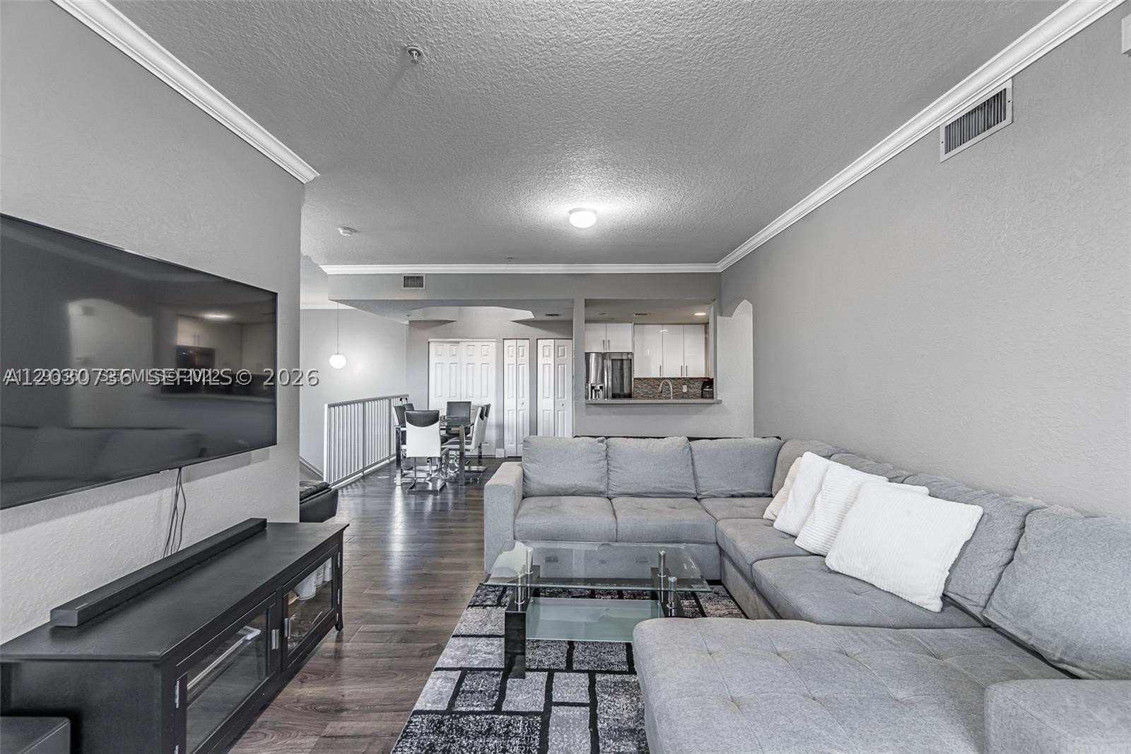 THE COURTS AT DORAL ISLES - Residential