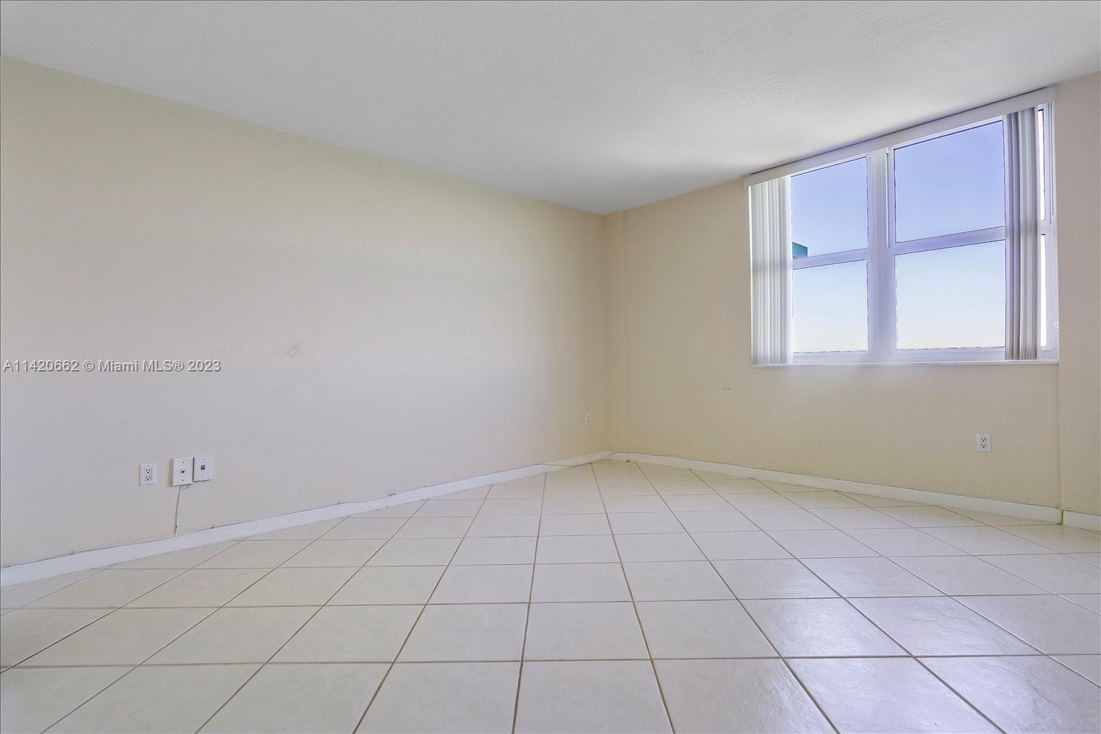 ISLAND POINTE CONDO - Residential Lease