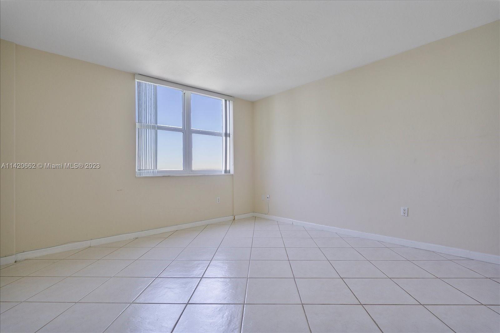 ISLAND POINTE CONDO - Residential Lease