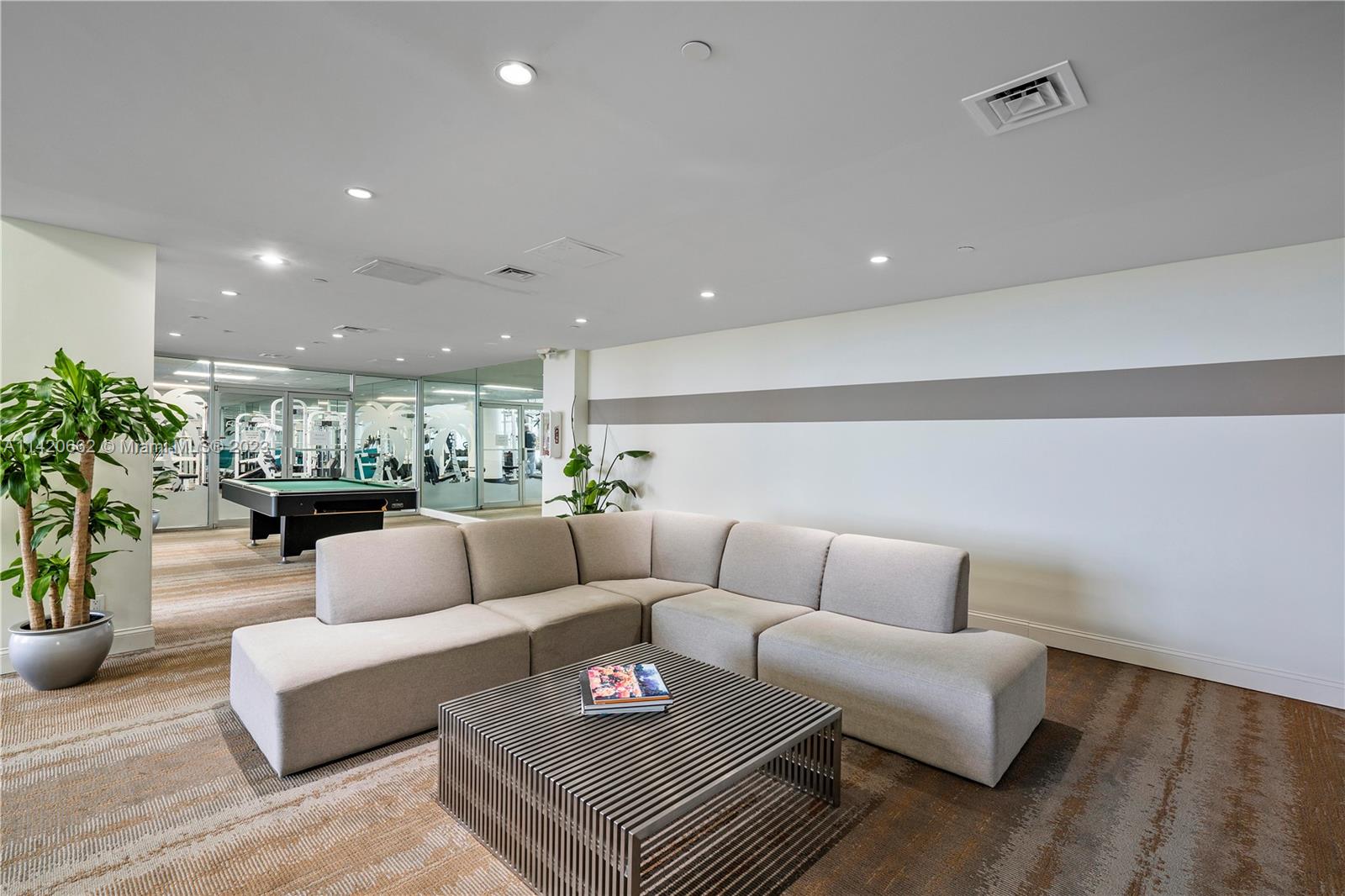 ISLAND POINTE CONDO - Residential Lease