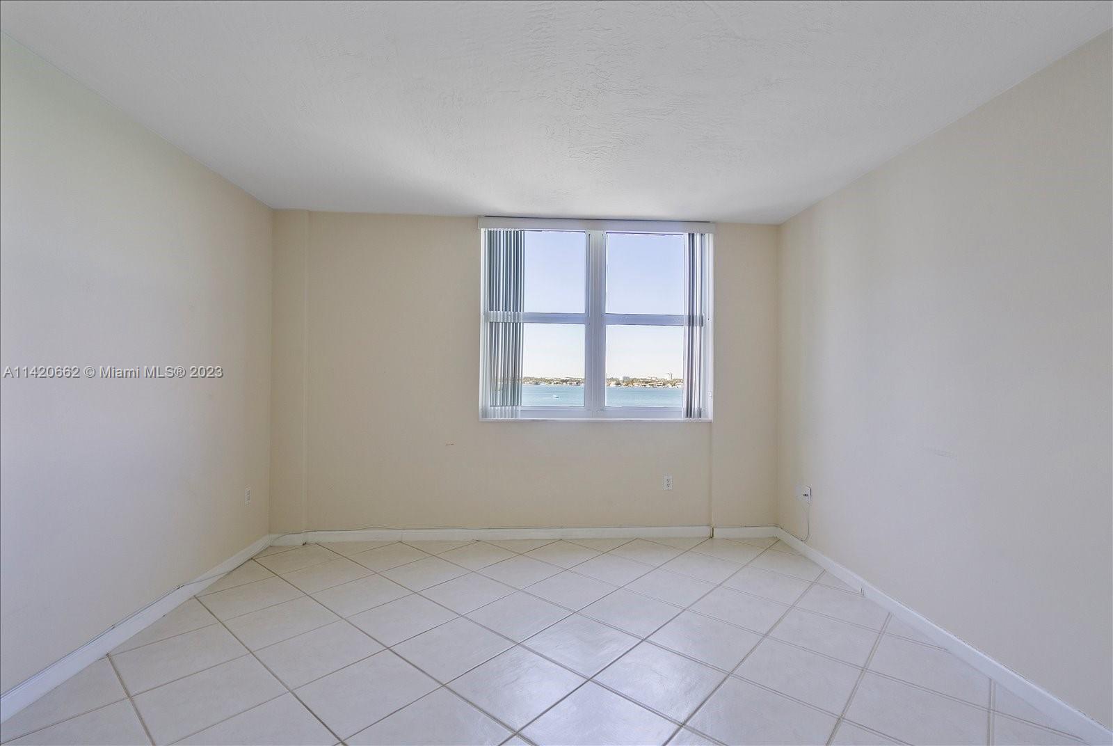 ISLAND POINTE CONDO - Residential Lease