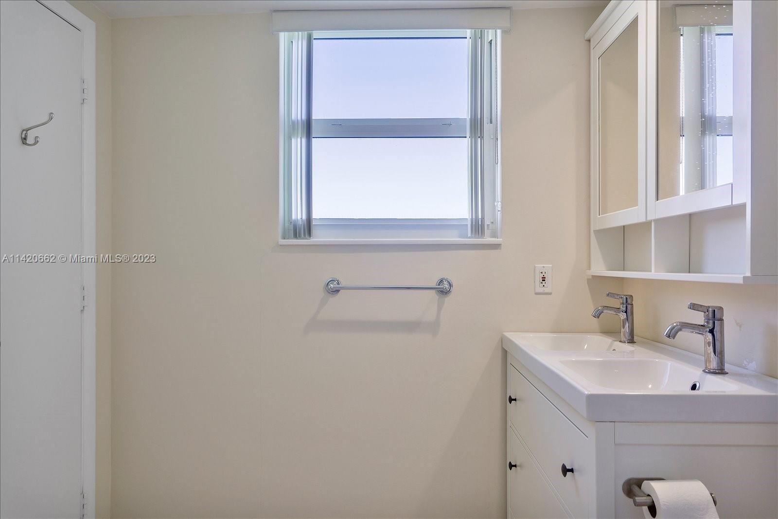 ISLAND POINTE CONDO - Residential Lease
