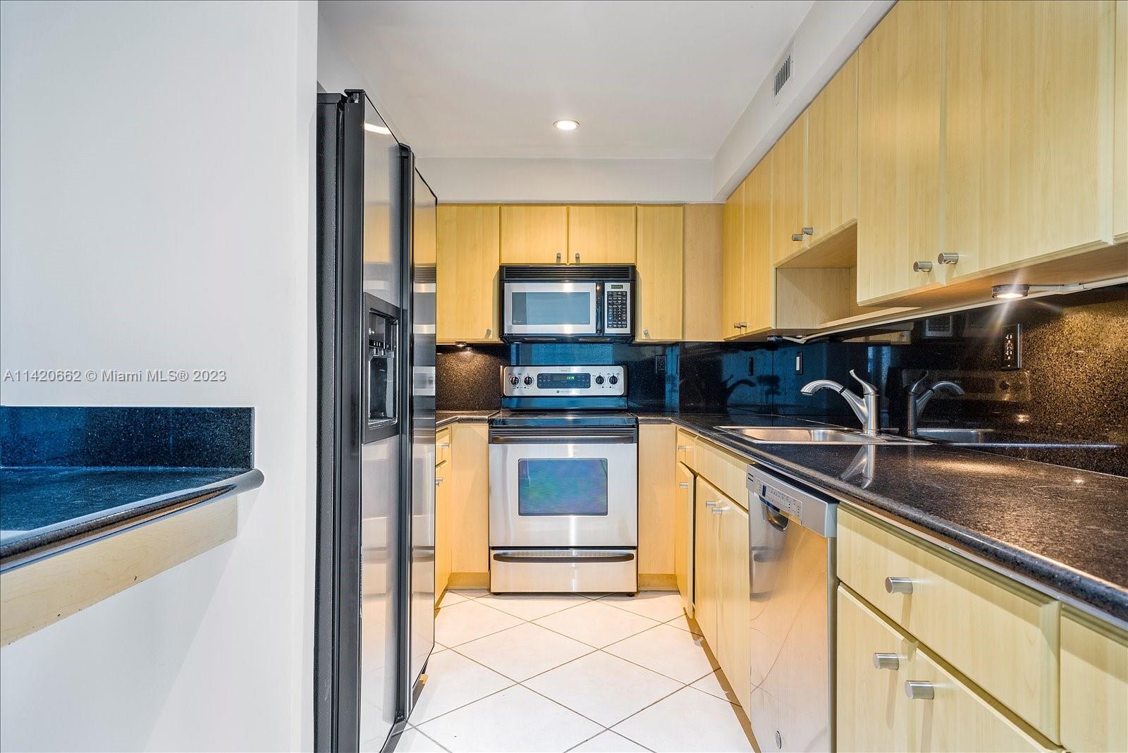 ISLAND POINTE CONDO - Residential Lease