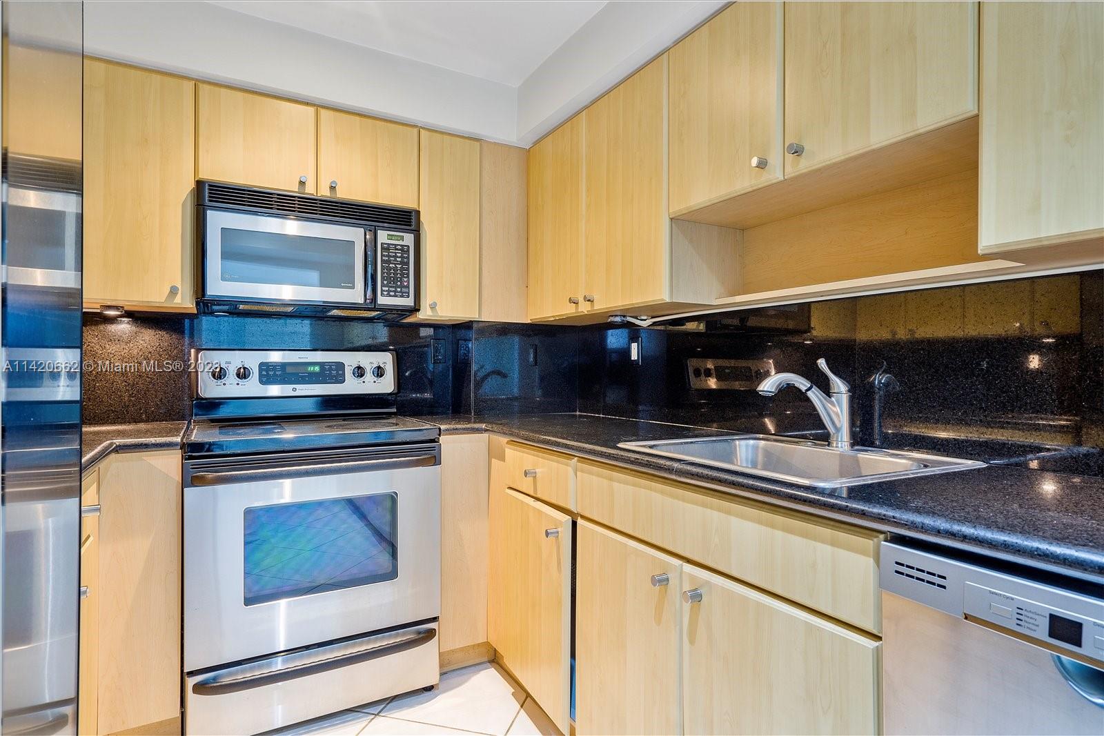 ISLAND POINTE CONDO - Residential Lease