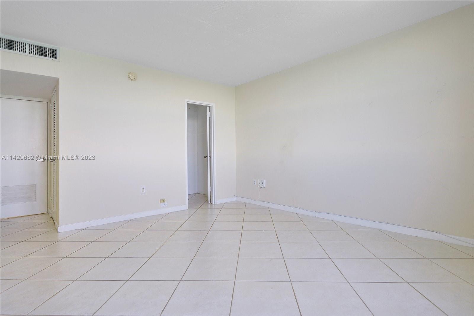 ISLAND POINTE CONDO - Residential Lease