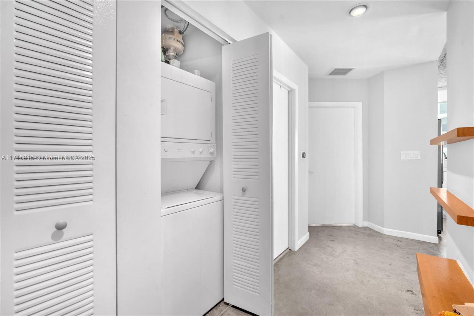 THE LOFT DOWNTOWN II COND - Residential
