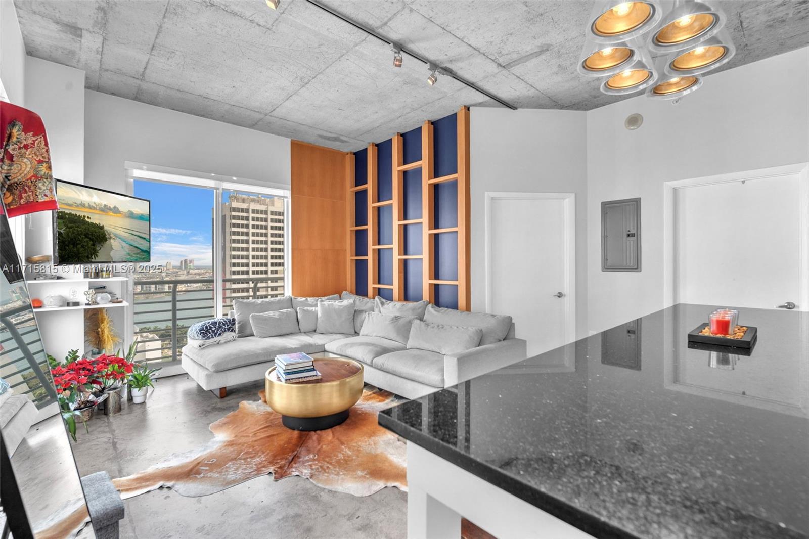 THE LOFT DOWNTOWN II COND - Residential