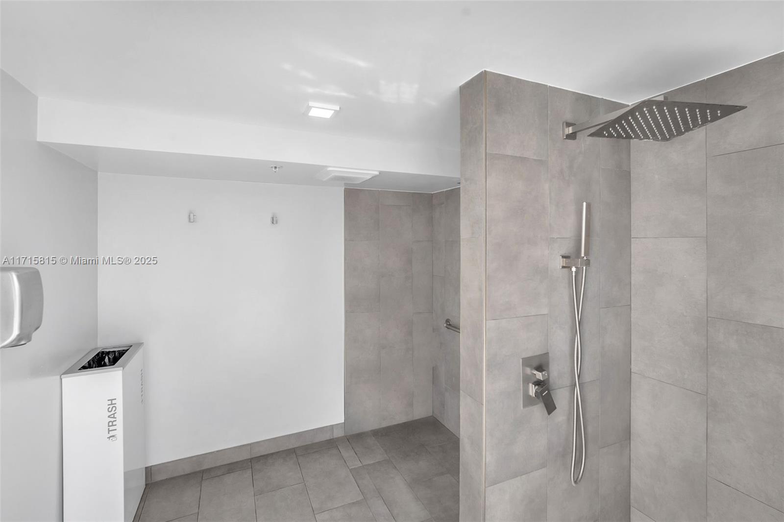 THE LOFT DOWNTOWN II COND - Residential