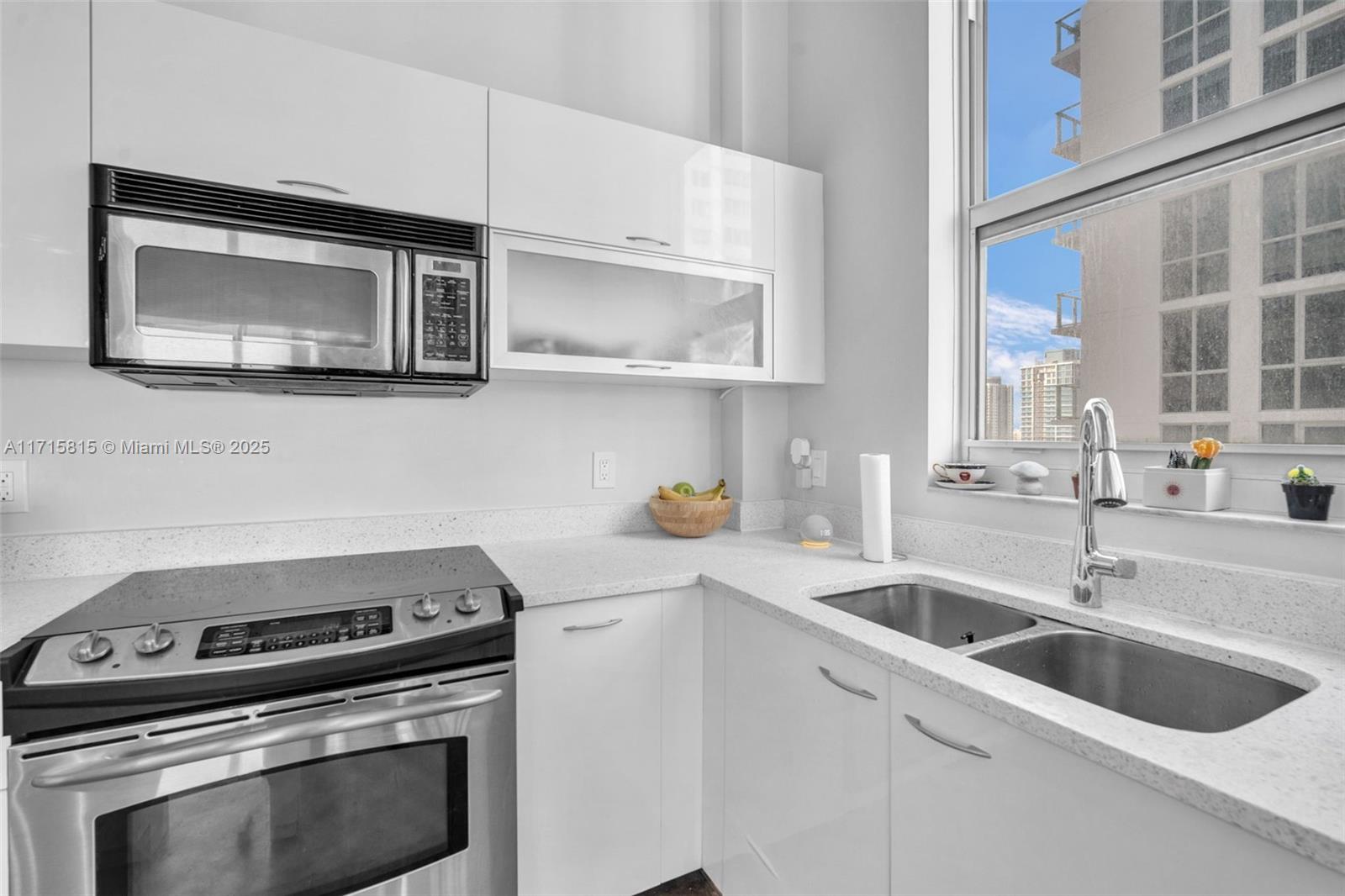 THE LOFT DOWNTOWN II COND - Residential