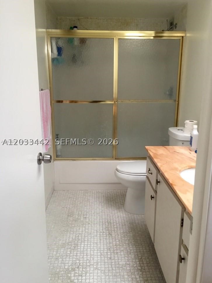 THE CARRIAGE HOUSE CONDO - Residential