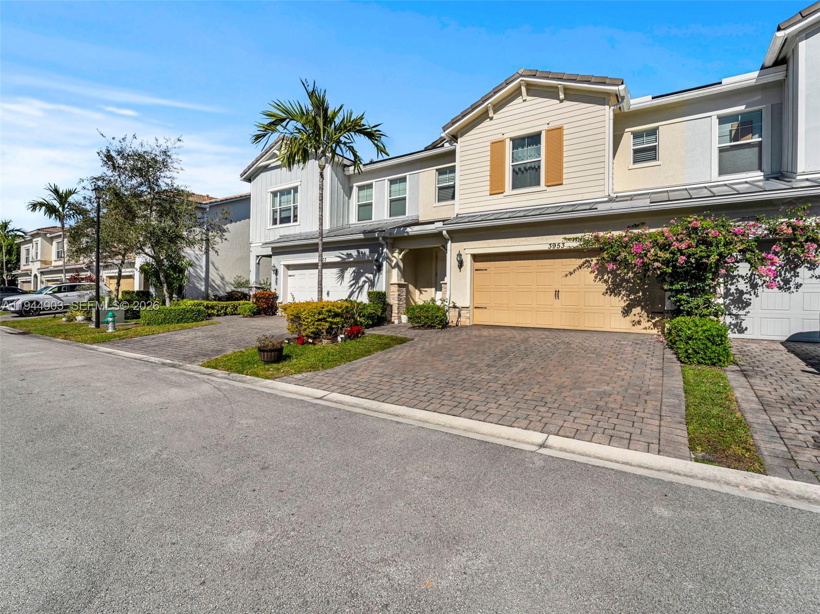 HILLCREST COUNTRY CLUB NO - Residential
