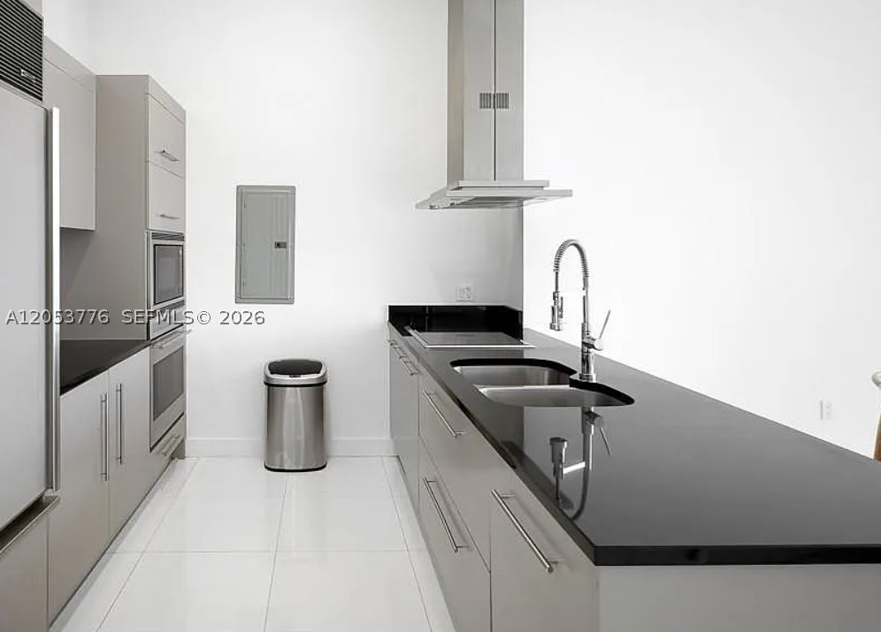 ICON BRICKELL NO TWO - Residential