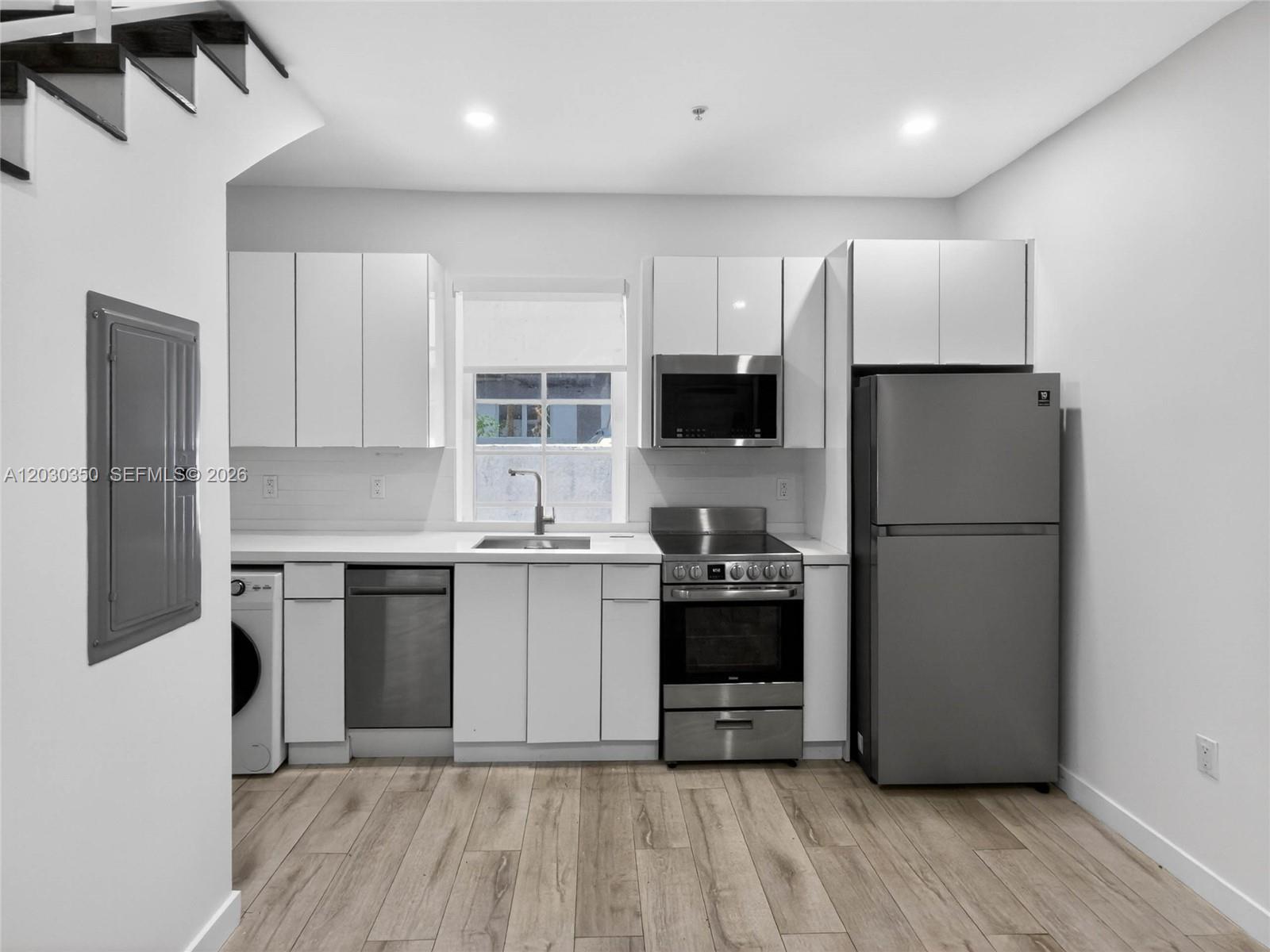 LINCOLN SUB - Residential Lease