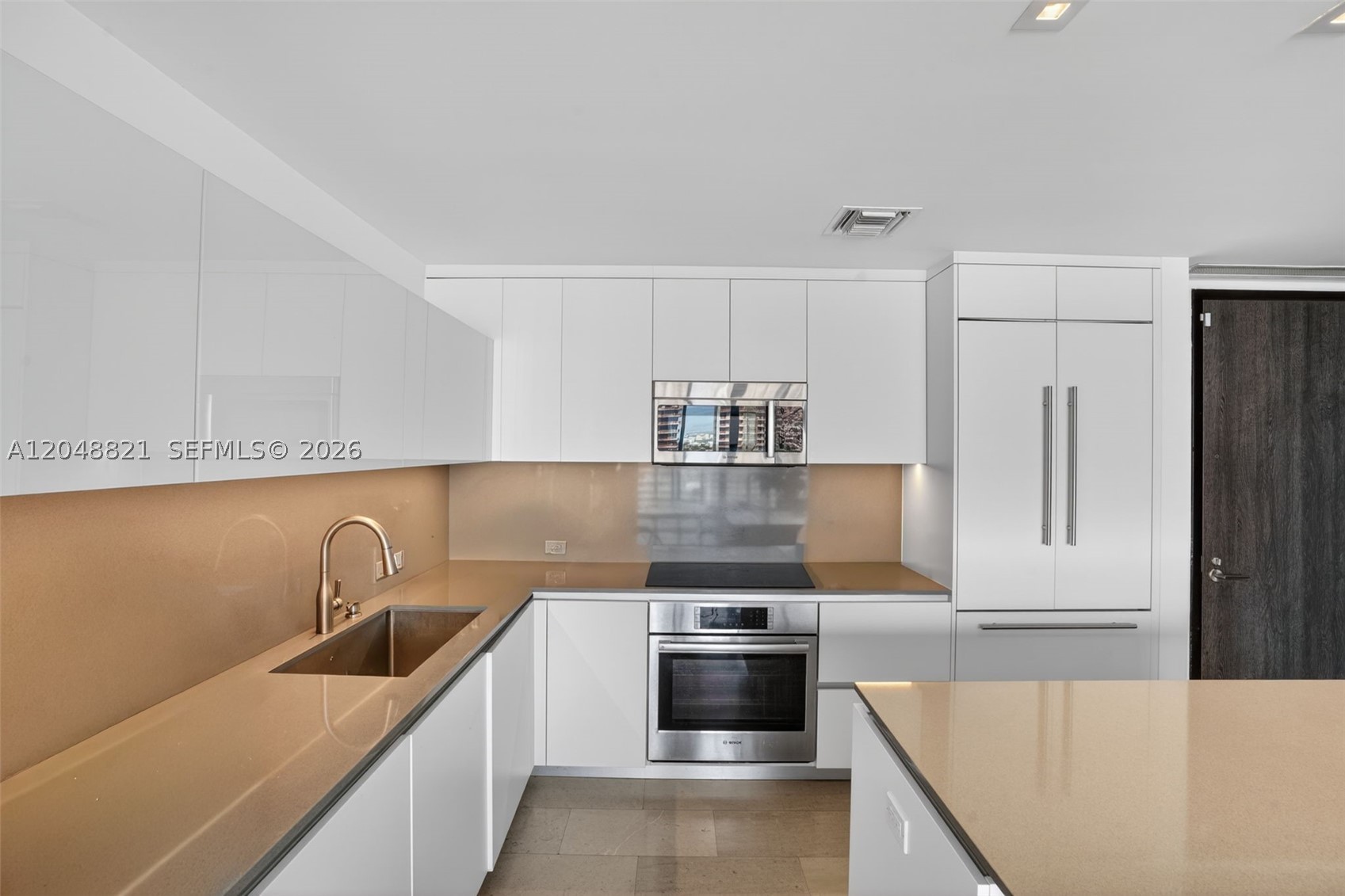 REACH CONDO - Residential Lease