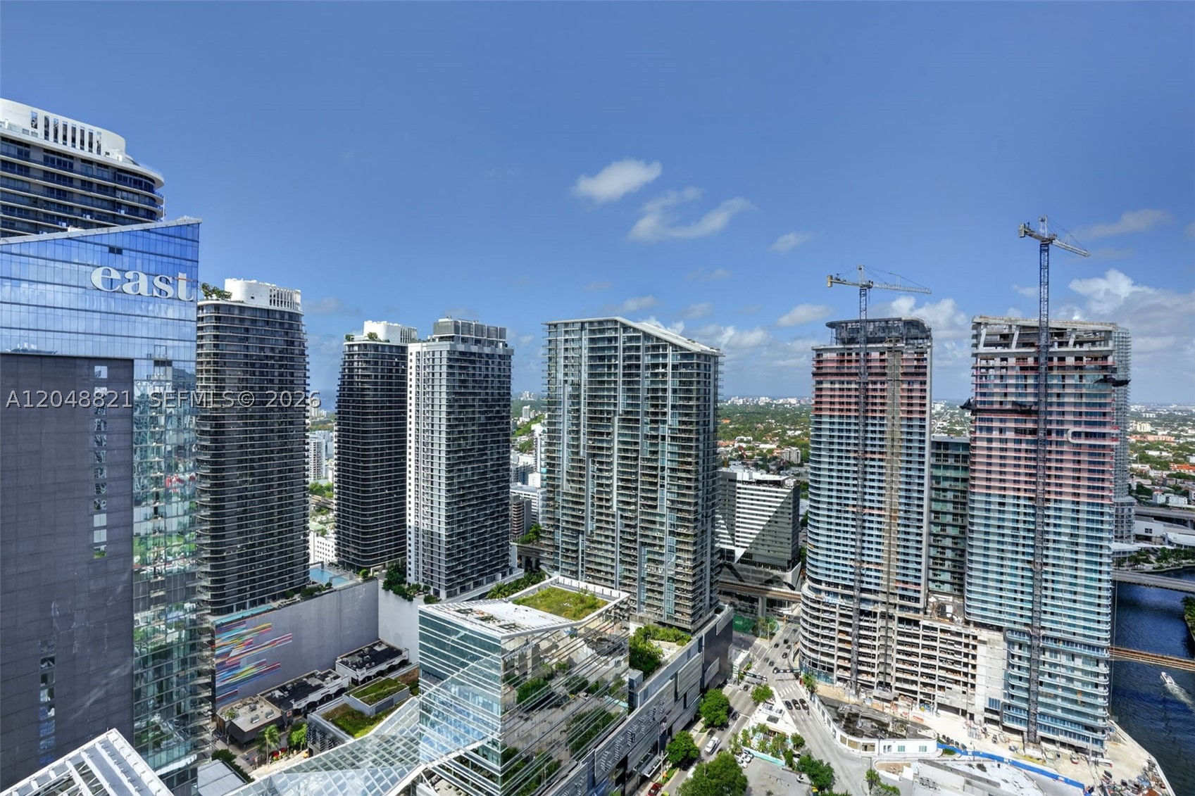REACH CONDO - Residential Lease