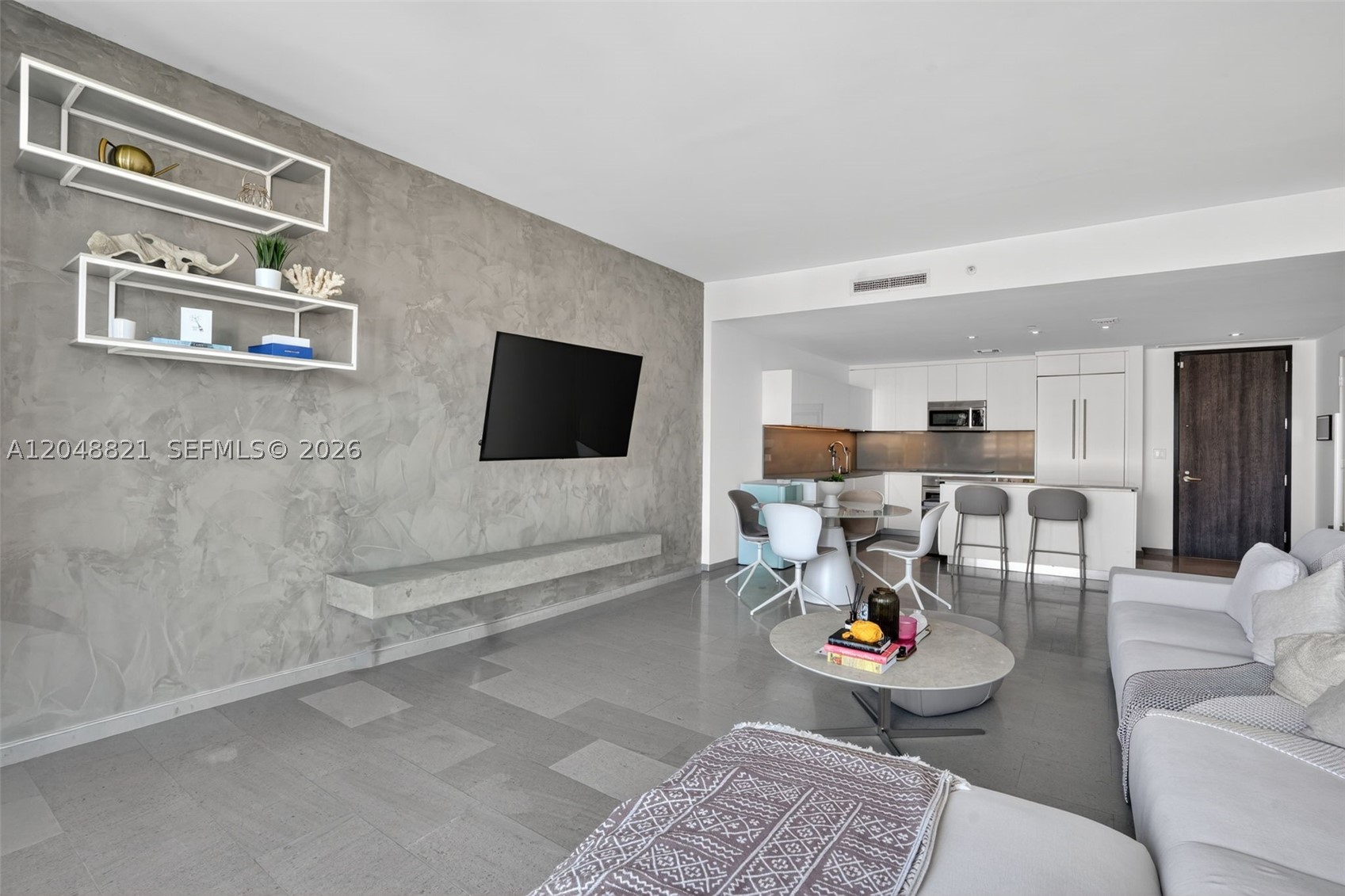 REACH CONDO - Residential Lease