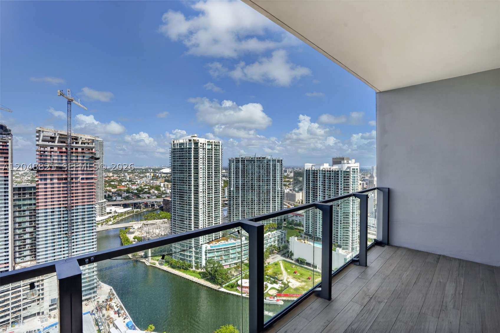 REACH CONDO - Residential Lease