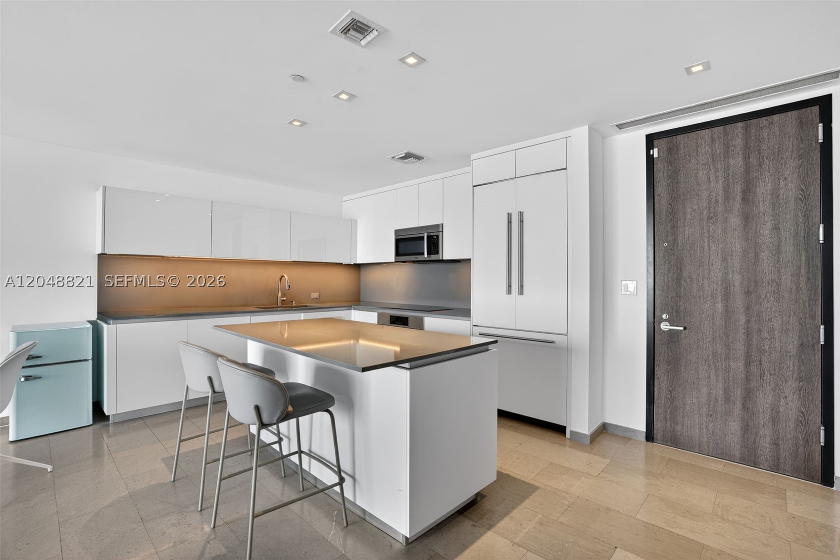 REACH CONDO - Residential Lease