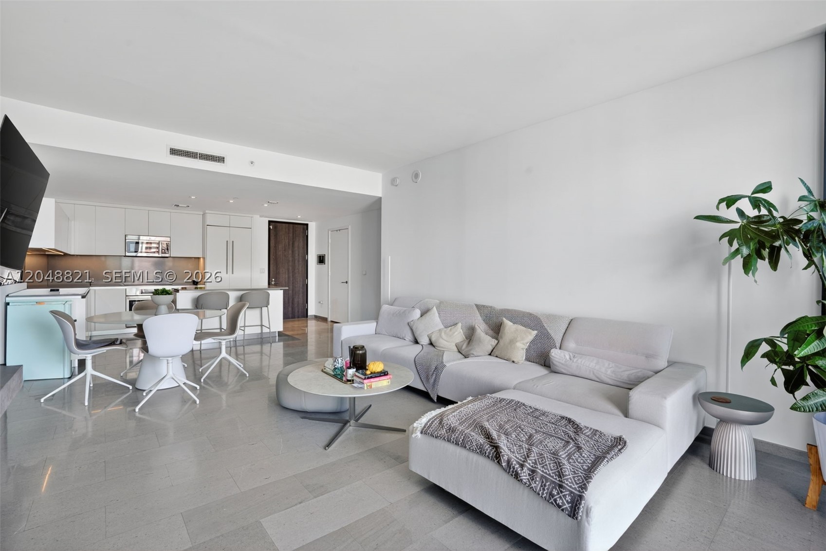 REACH CONDO - Residential Lease