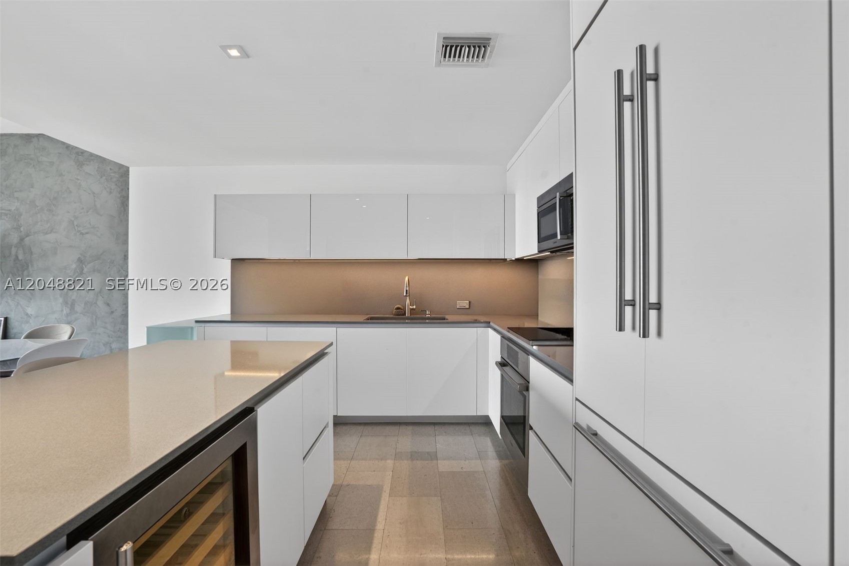 REACH CONDO - Residential Lease