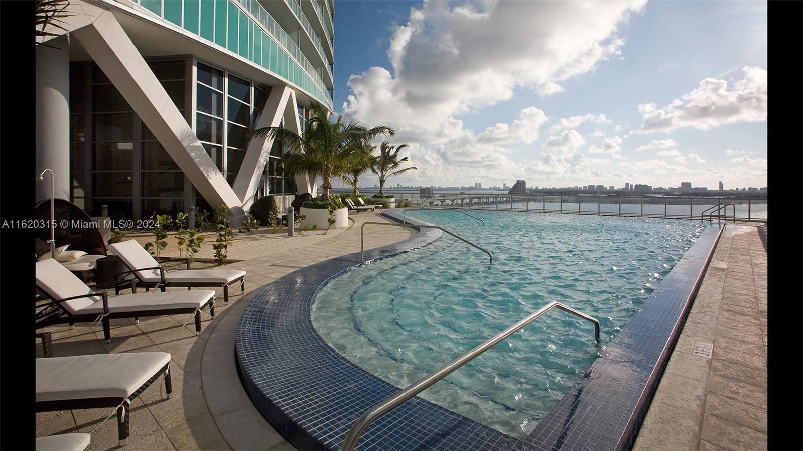 MARINABLUE CONDO - Residential