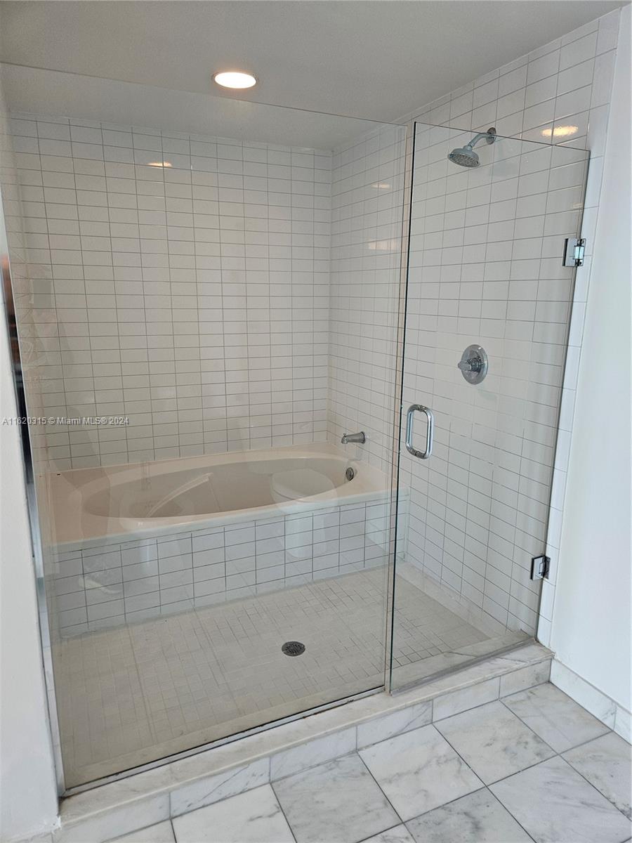 MARINABLUE CONDO - Residential