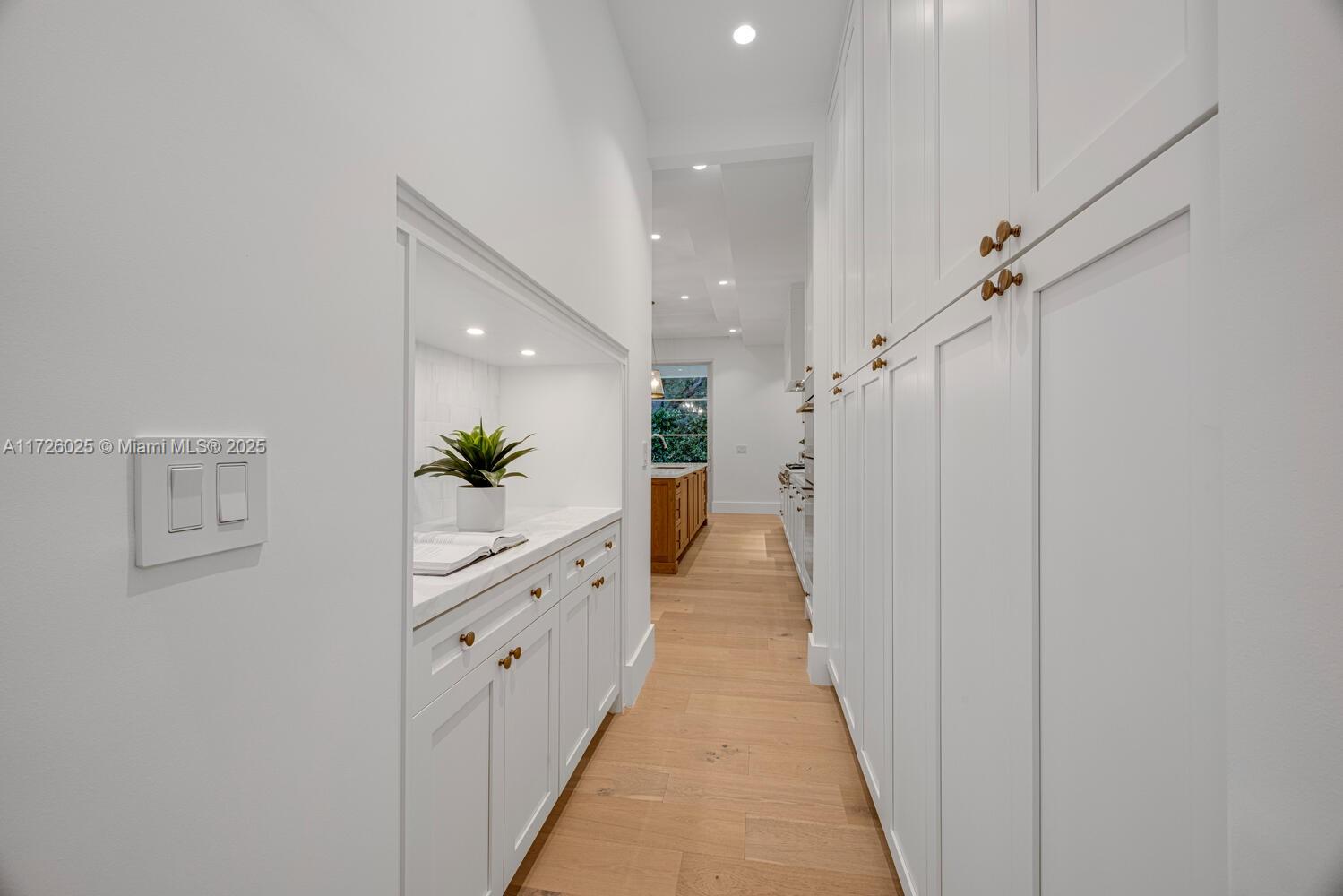 CORAL GABLES BISC BAY SEC - Residential