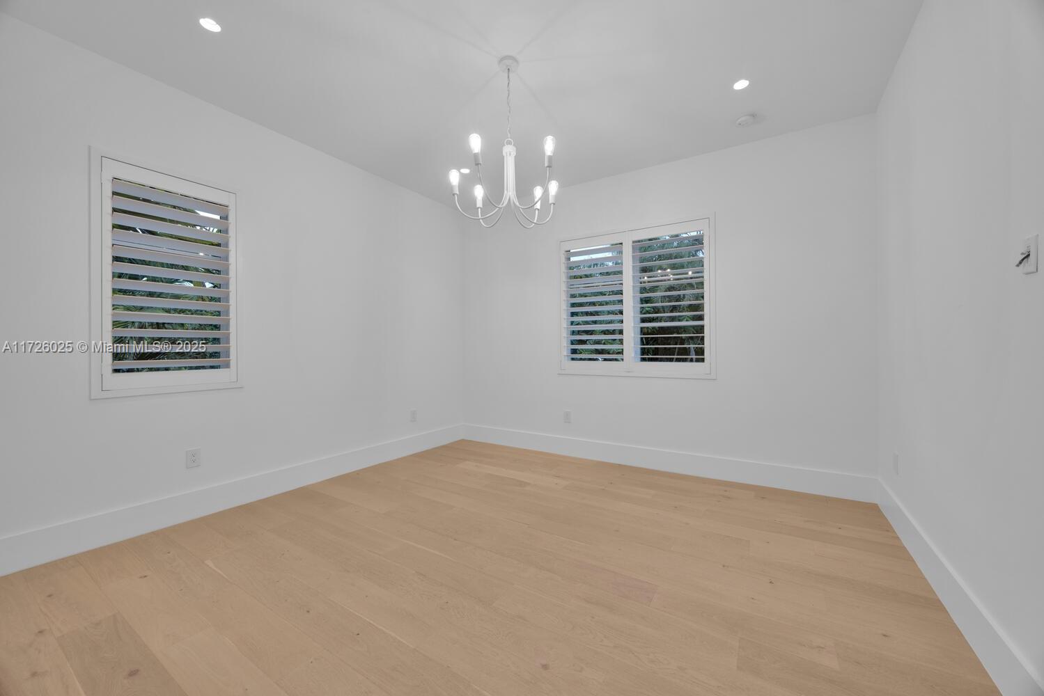 CORAL GABLES BISC BAY SEC - Residential