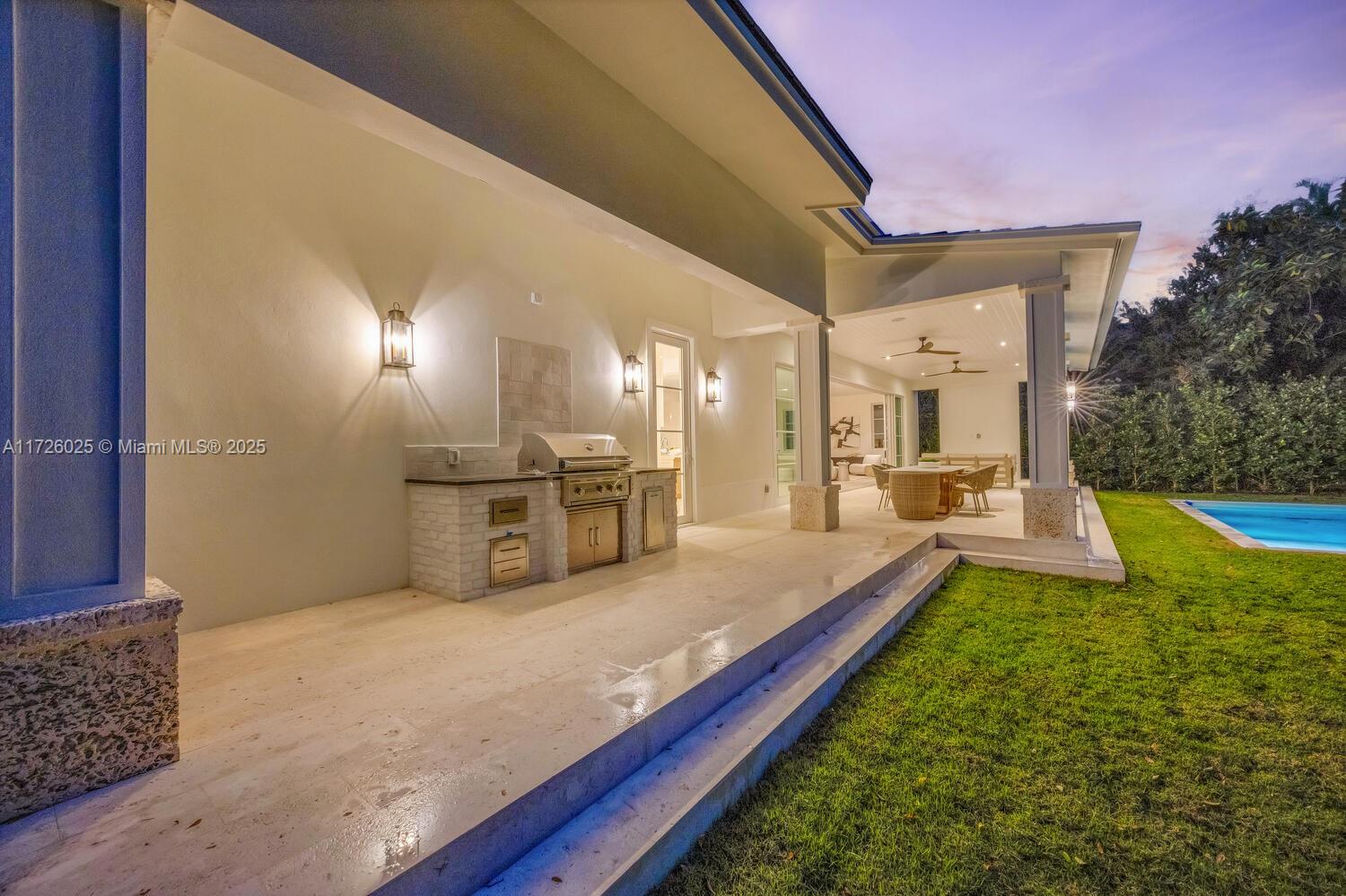 CORAL GABLES BISC BAY SEC - Residential