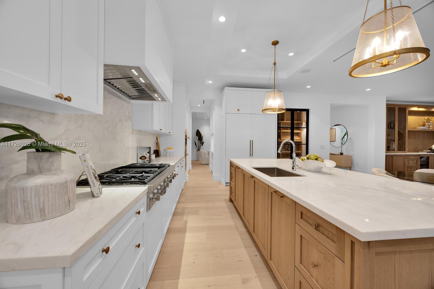 CORAL GABLES BISC BAY SEC - Residential