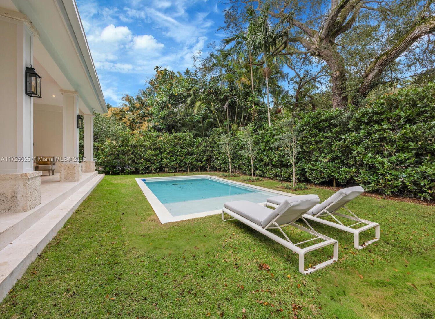 CORAL GABLES BISC BAY SEC - Residential