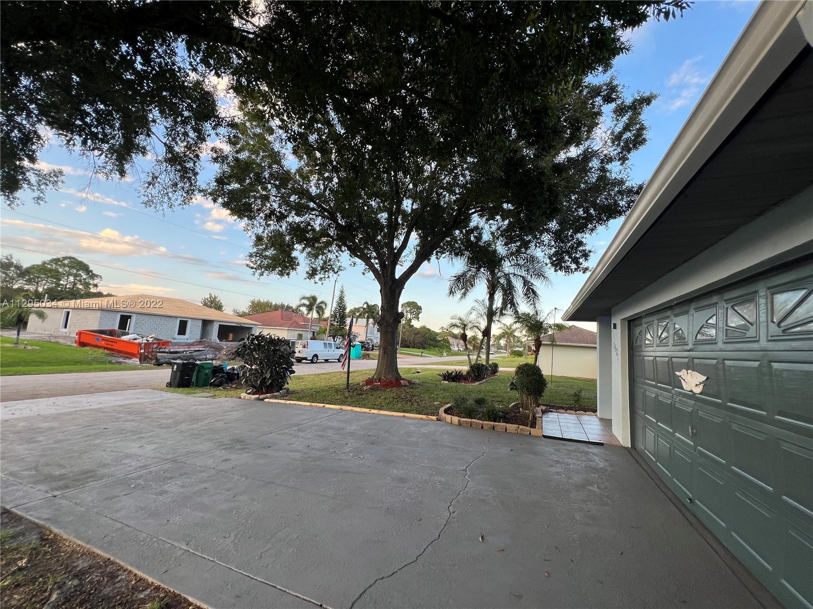 PORT ST LUCIE SECTION 11 - Residential