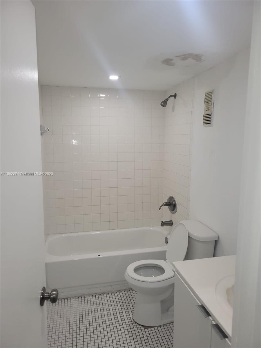 SAMARI LAKE EAST CONDO - Residential Lease