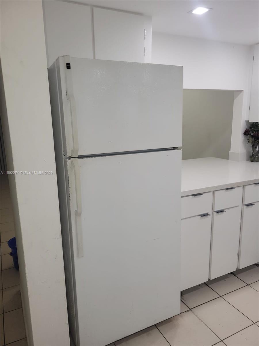 SAMARI LAKE EAST CONDO - Residential Lease