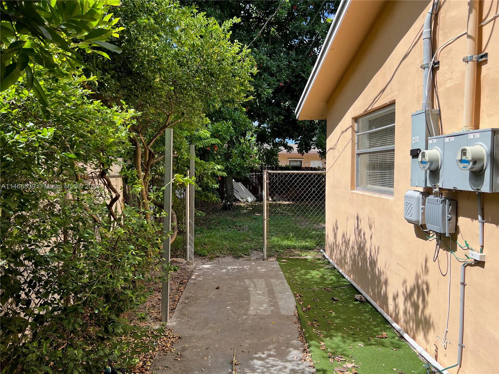 SUNSHINE VILLAS - Residential Lease