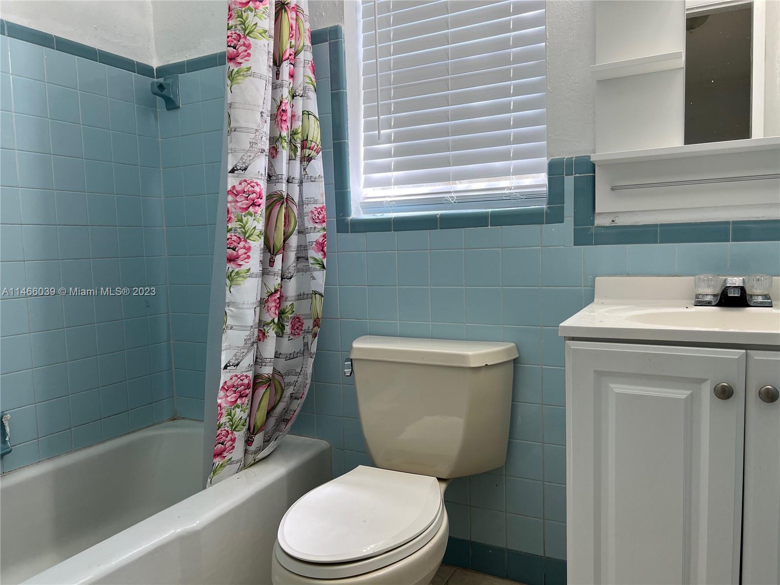 SUNSHINE VILLAS - Residential Lease