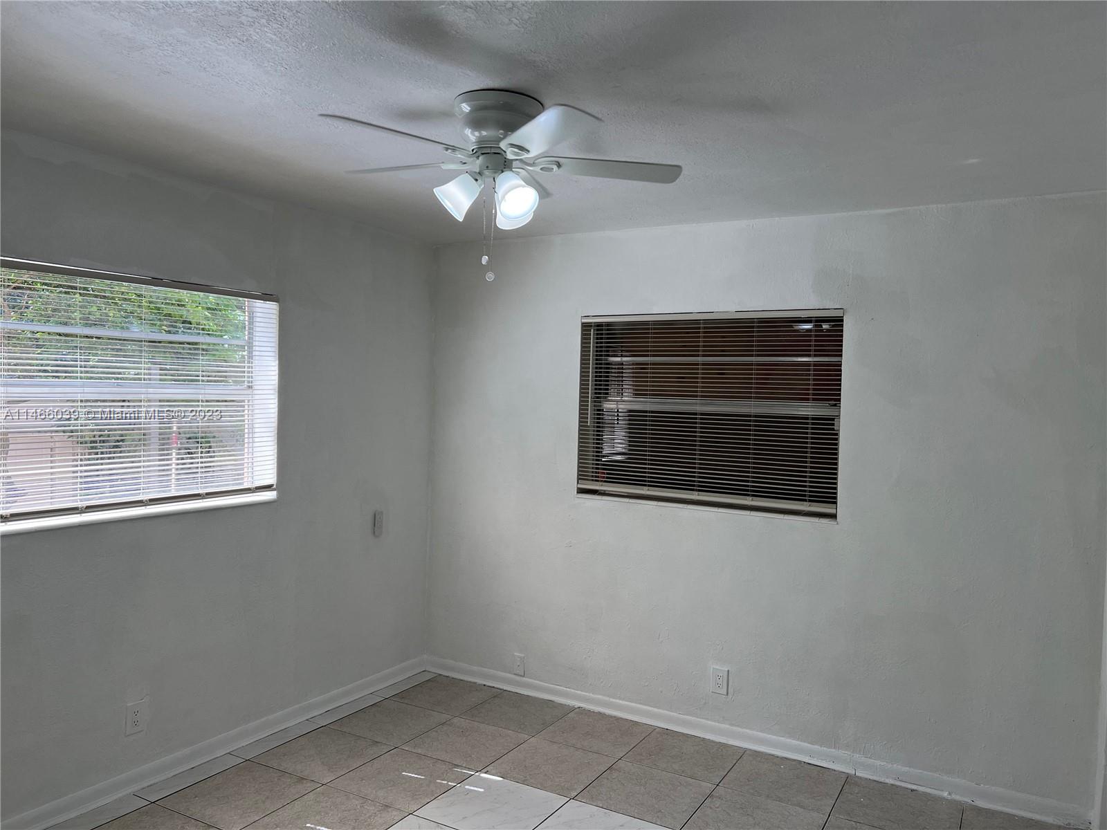SUNSHINE VILLAS - Residential Lease