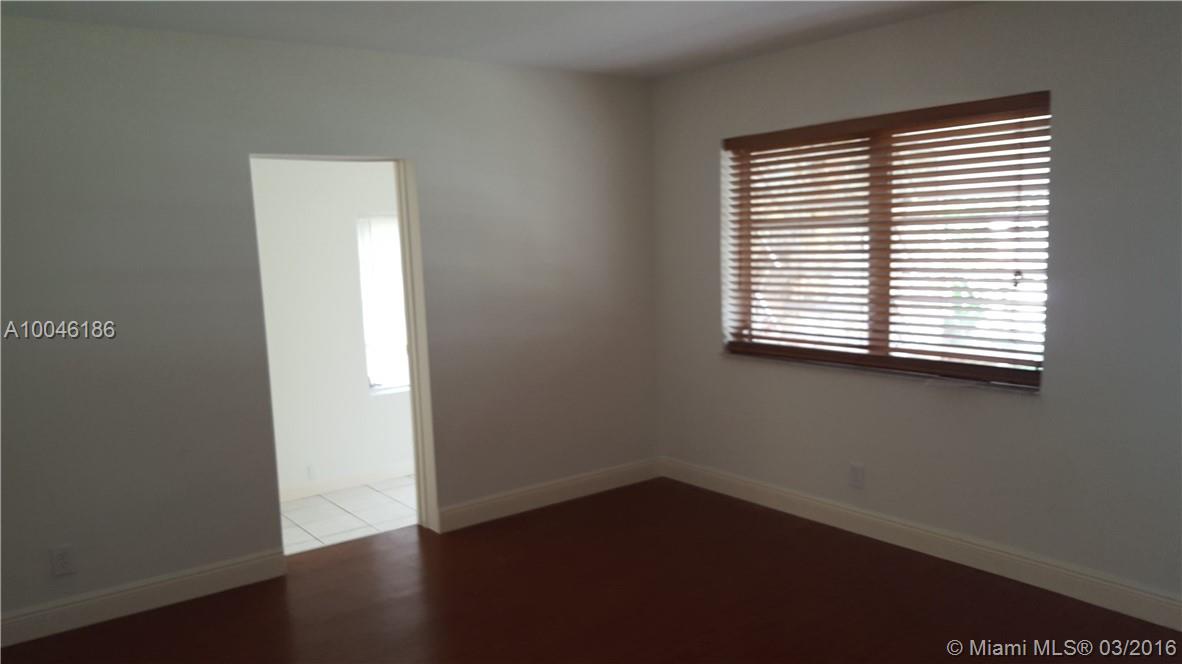 Hollywood Park 4-19 B - Residential Lease
