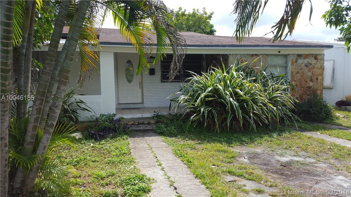 4 bedrooms 3 bathrooms 1800SF remodeled,new kitchen,nice huge backyard